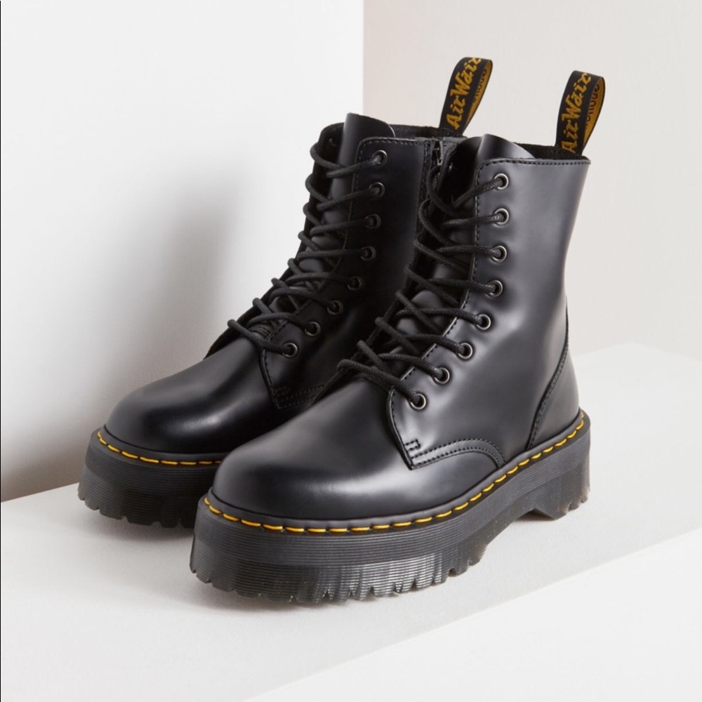 Dr. Martens Jadon
